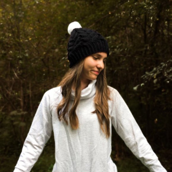 Black Knitted Beanie Hat with Pom-Pom Women Teen Girls OS Cables Winter Fall main image 5